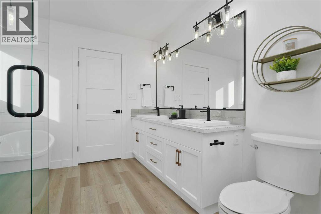 Single Family House for Sale in  Emerald Drive Evergreen Red Deer 