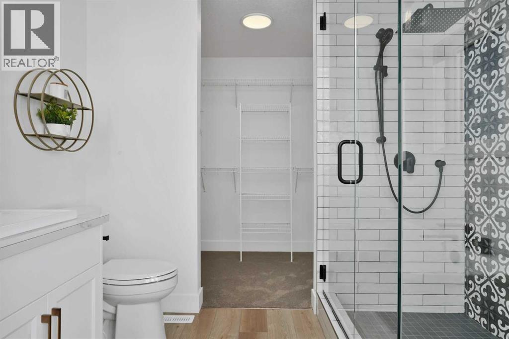 Single Family House for Sale in  Emerald Drive Evergreen Red Deer 