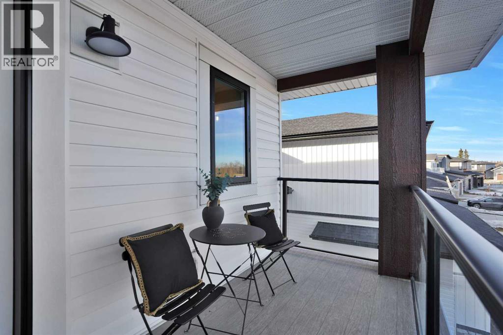 Single Family House for Sale in  Emerald Drive Evergreen Red Deer 