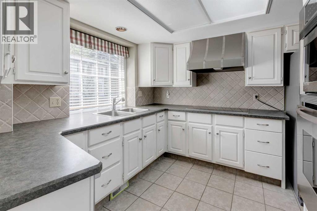 Single Family House for Sale in    Street NW Varsity Calgary 