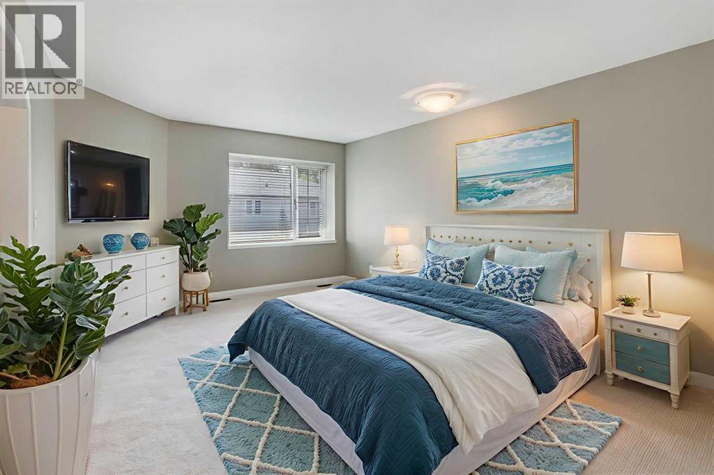 Single Family House for Sale in    Street NW Varsity Calgary 