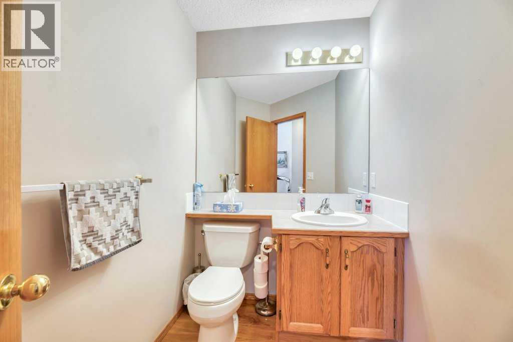 Single Family House for Sale in  Country Hills Green NW Country Hills Calgary 