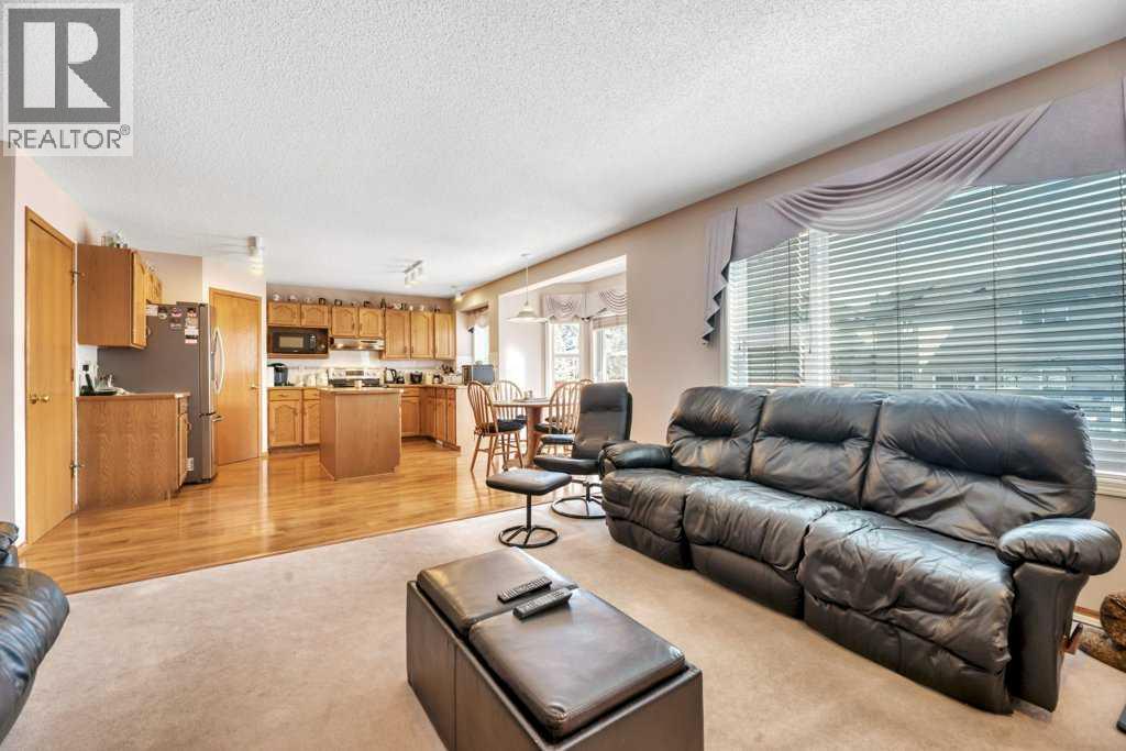 Single Family House for Sale in  Country Hills Green NW Country Hills Calgary 