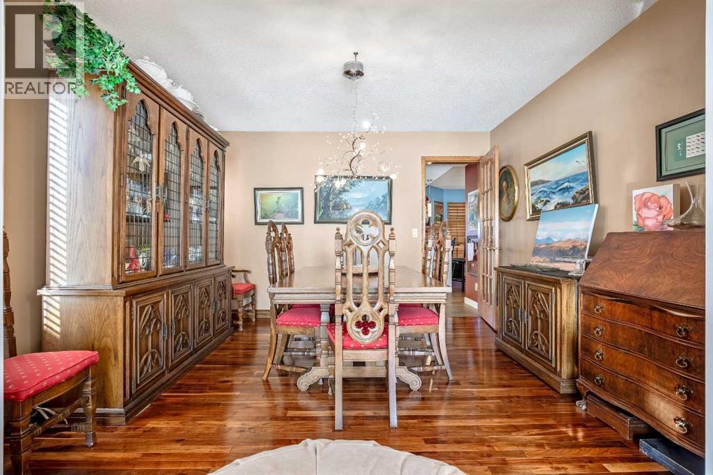 Single Family House for Sale in  Canter Place SW Canyon Meadows Calgary 