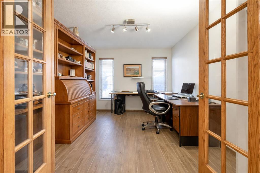 Single Family House for Sale in  Canter Place SW Canyon Meadows Calgary 