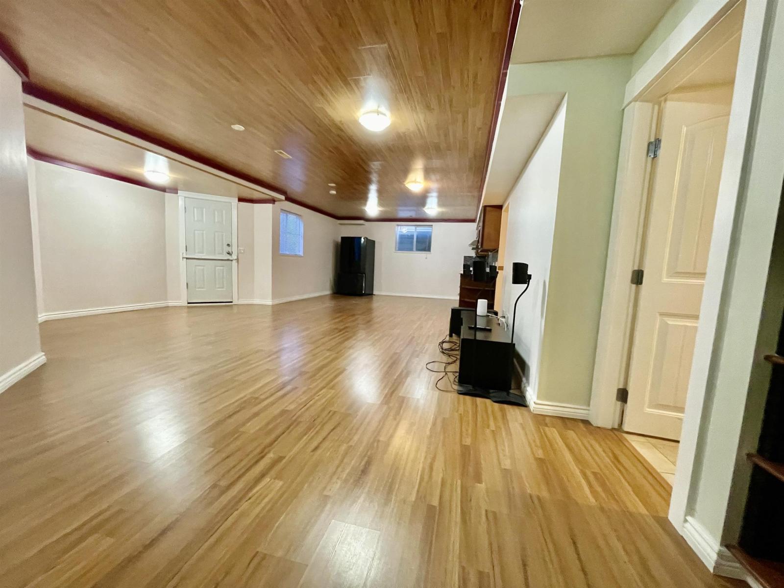 basement 198xx 69A AVENUE