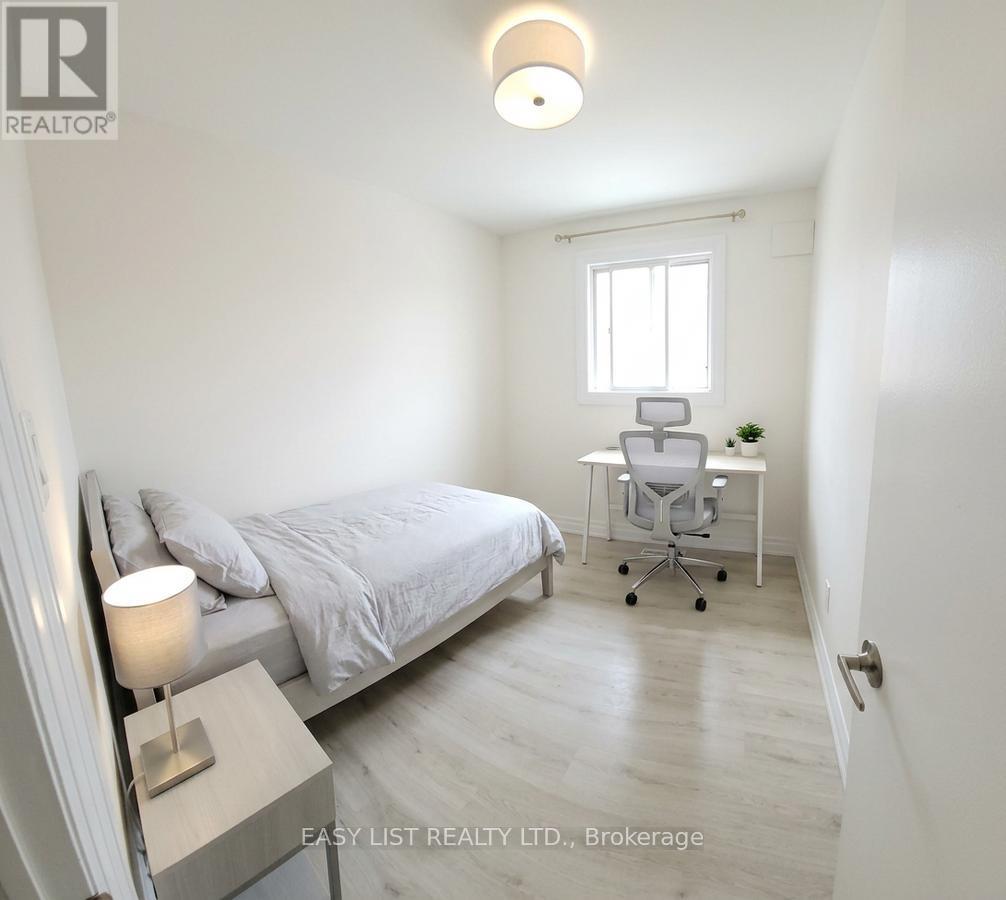 1320 ODESSA CRESCENT,Oakville (CP College Park),,
