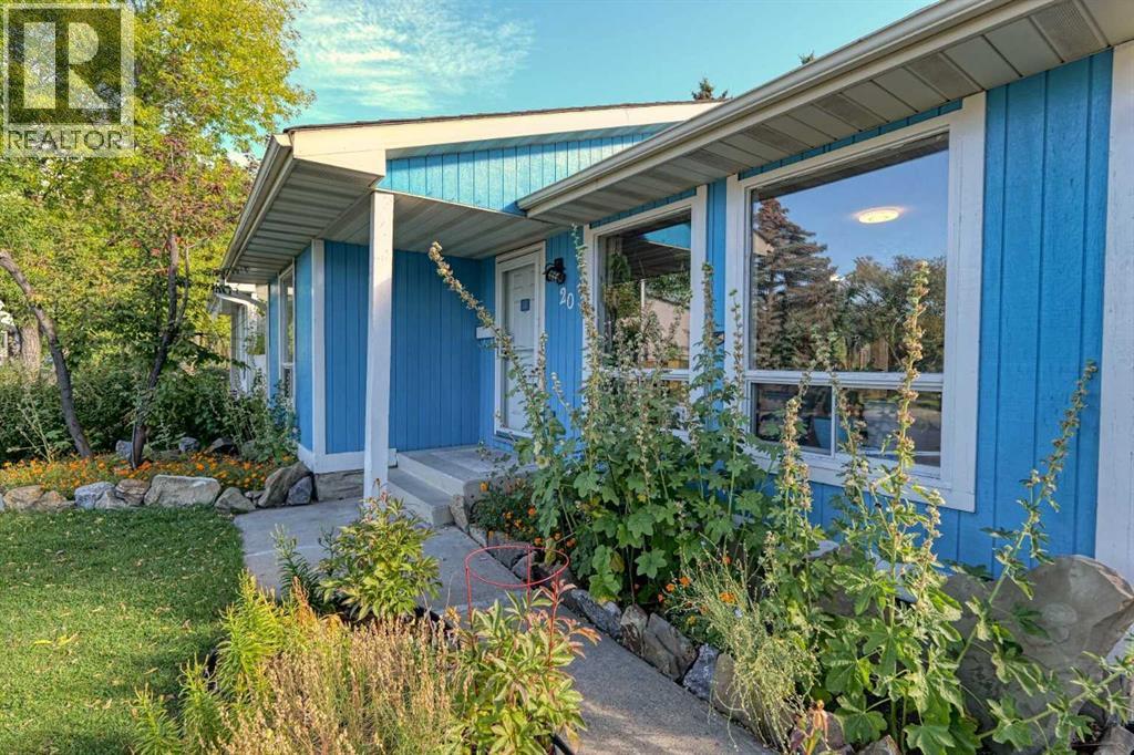 Single Family House Bungalow for Sale in  Falton Way NE Falconridge Calgary 