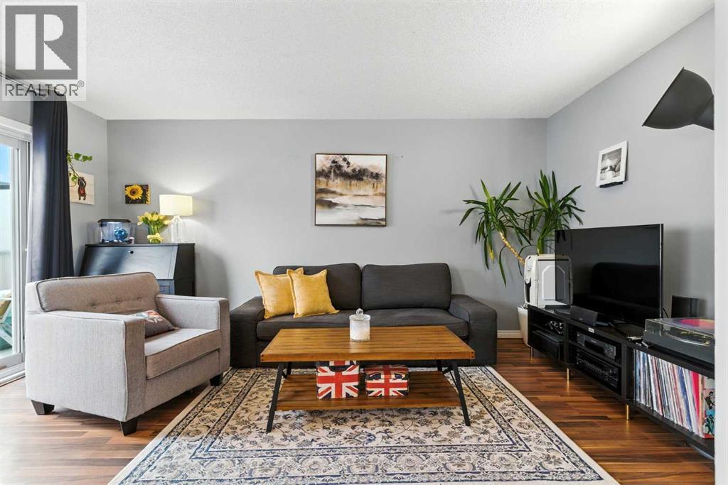 Single Family House Bi-level for Sale in    Street SW Killarney/Glengarry Calgary 