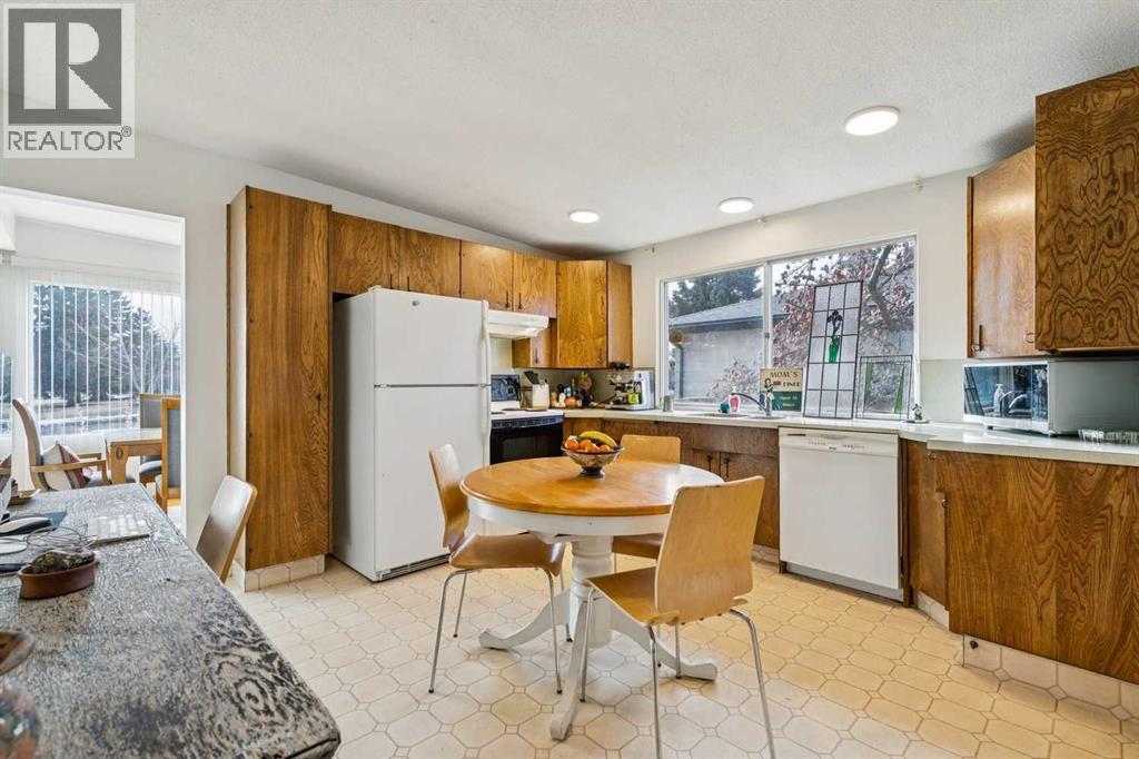 Single Family House Bungalow for Sale in  Mapleshire Crescent SE Maple Ridge Calgary 