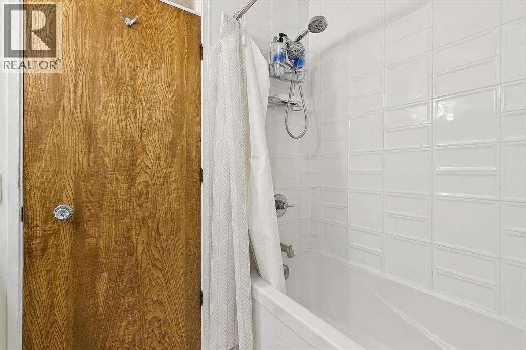 Single Family House Bungalow for Sale in  Mapleshire Crescent SE Maple Ridge Calgary 