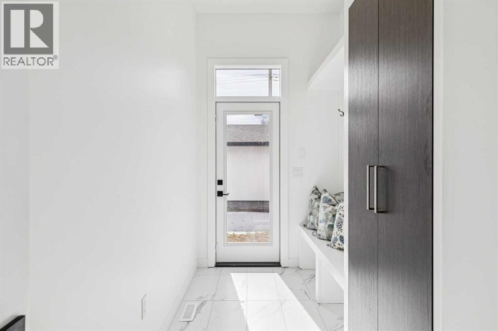 Single Family House for Sale in   Avenue NW Hillhurst Calgary 