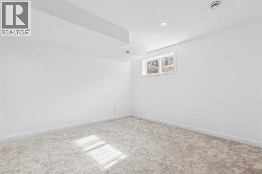 Single Family House for Sale in   Avenue NW Hillhurst Calgary 