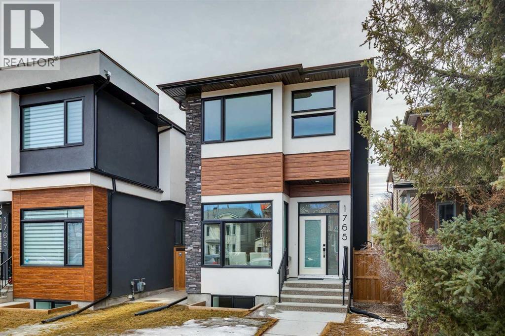 Single Family House for Sale in   Avenue NW Hillhurst Calgary 