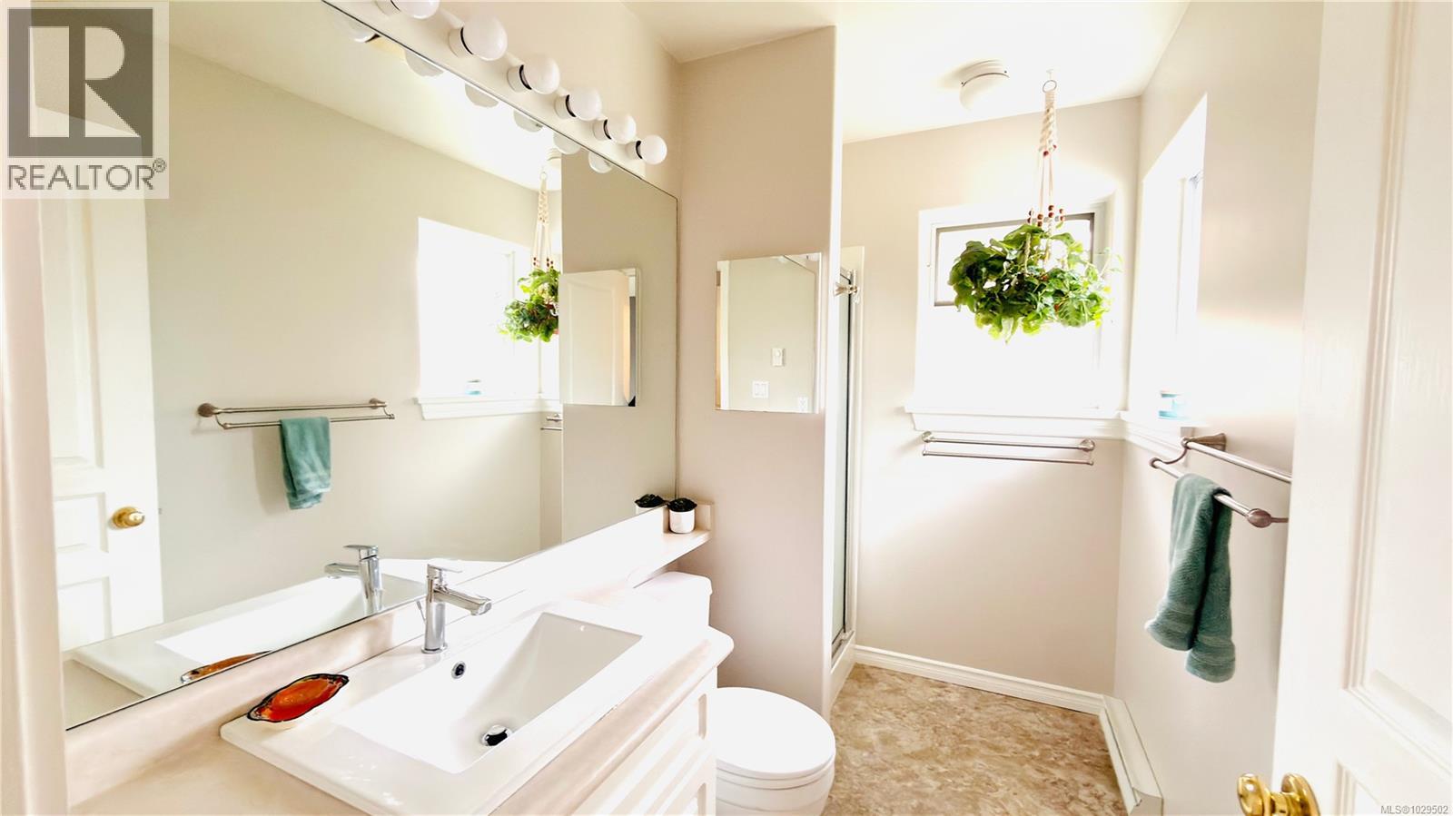 #9 290 CORFIELD ST S - 13