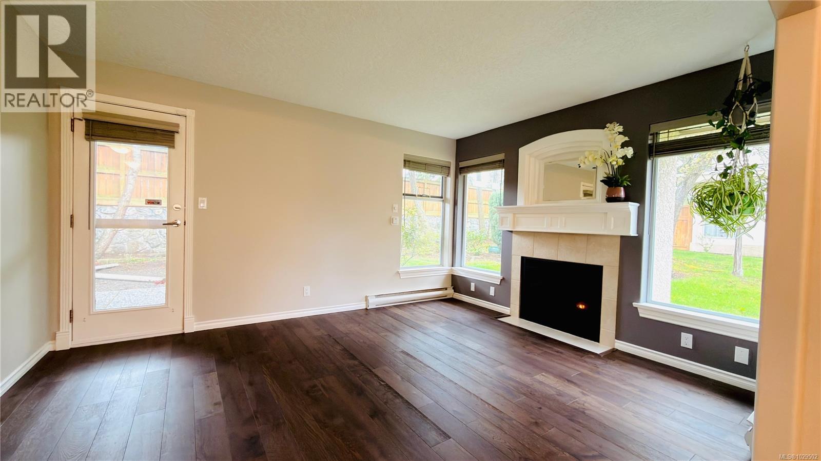 #9 290 CORFIELD ST S - Image 3