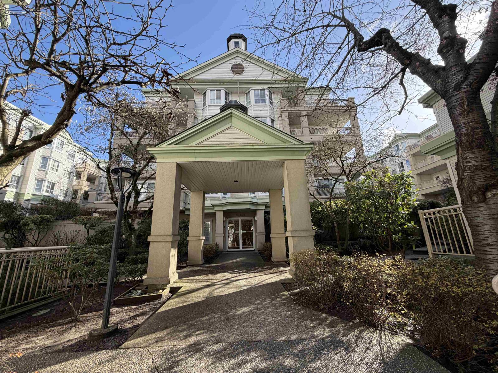 322 15268 105 Avenue - main photo