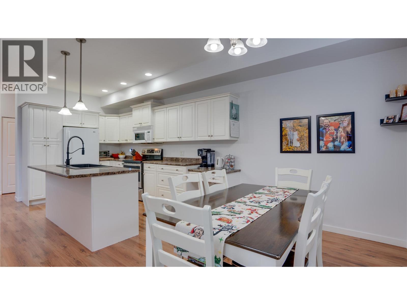 #3 671 24 STREET NE - 9