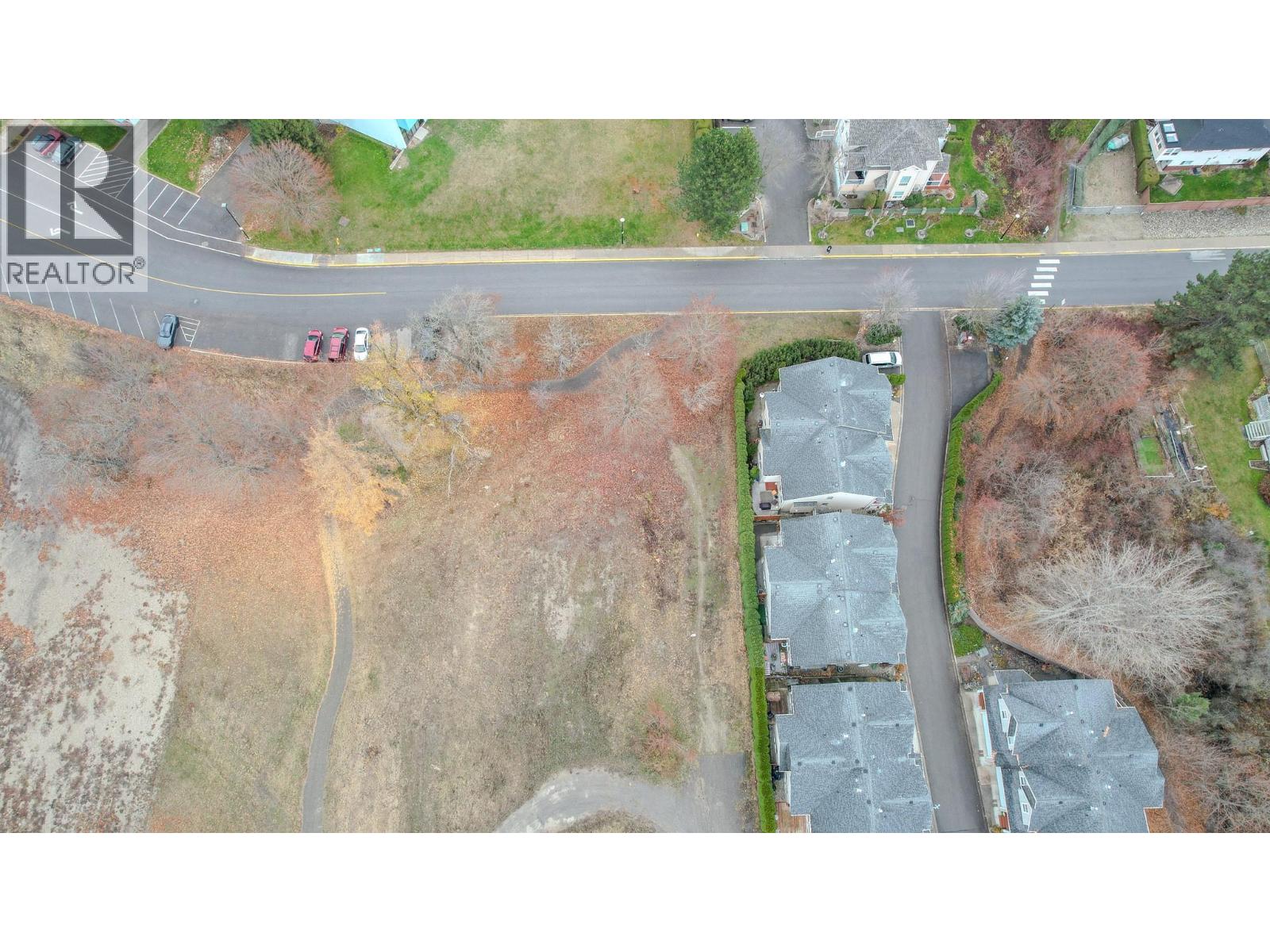 #3 671 24 STREET NE - 47