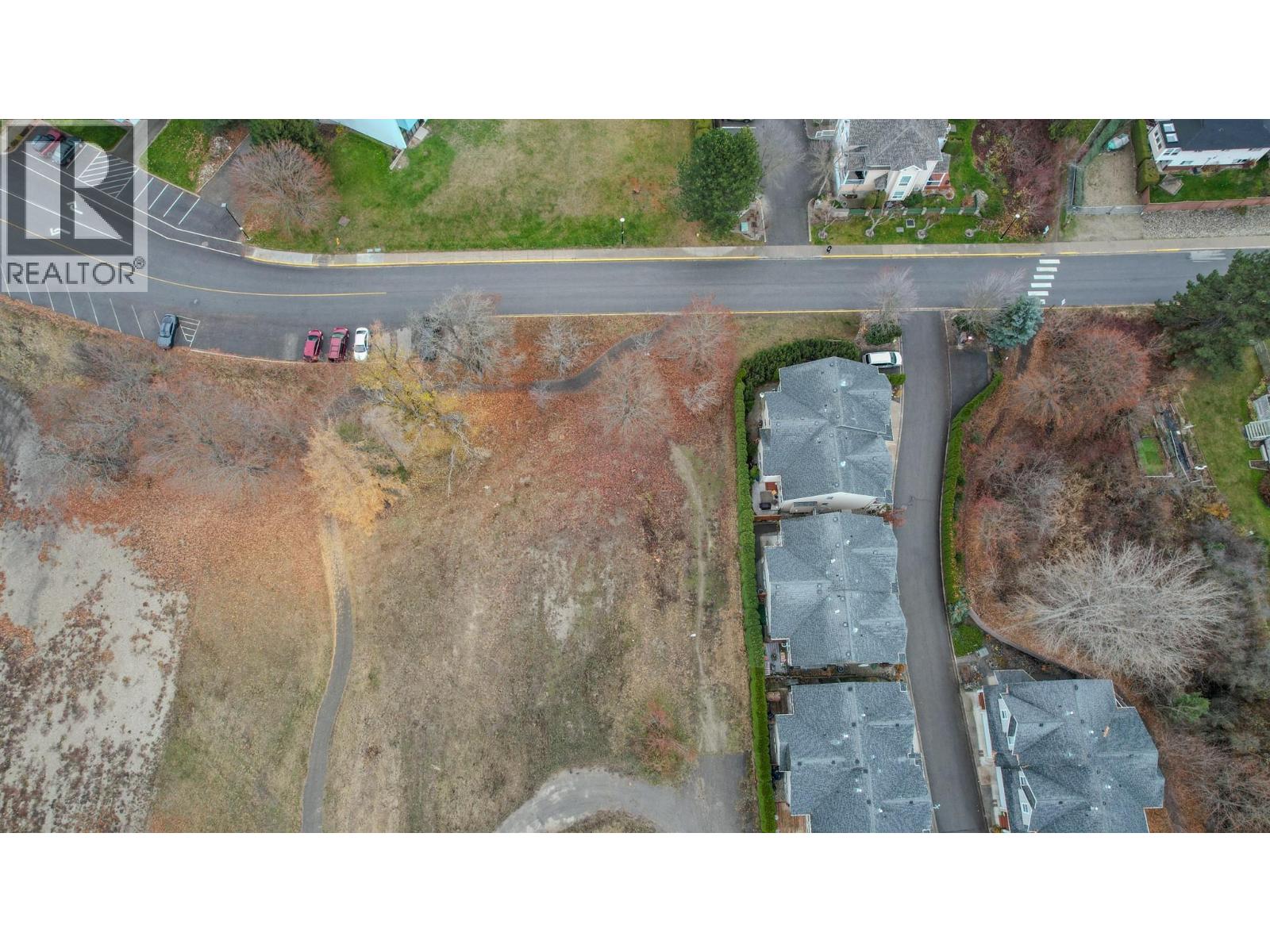 #3 671 24 STREET NE - 43