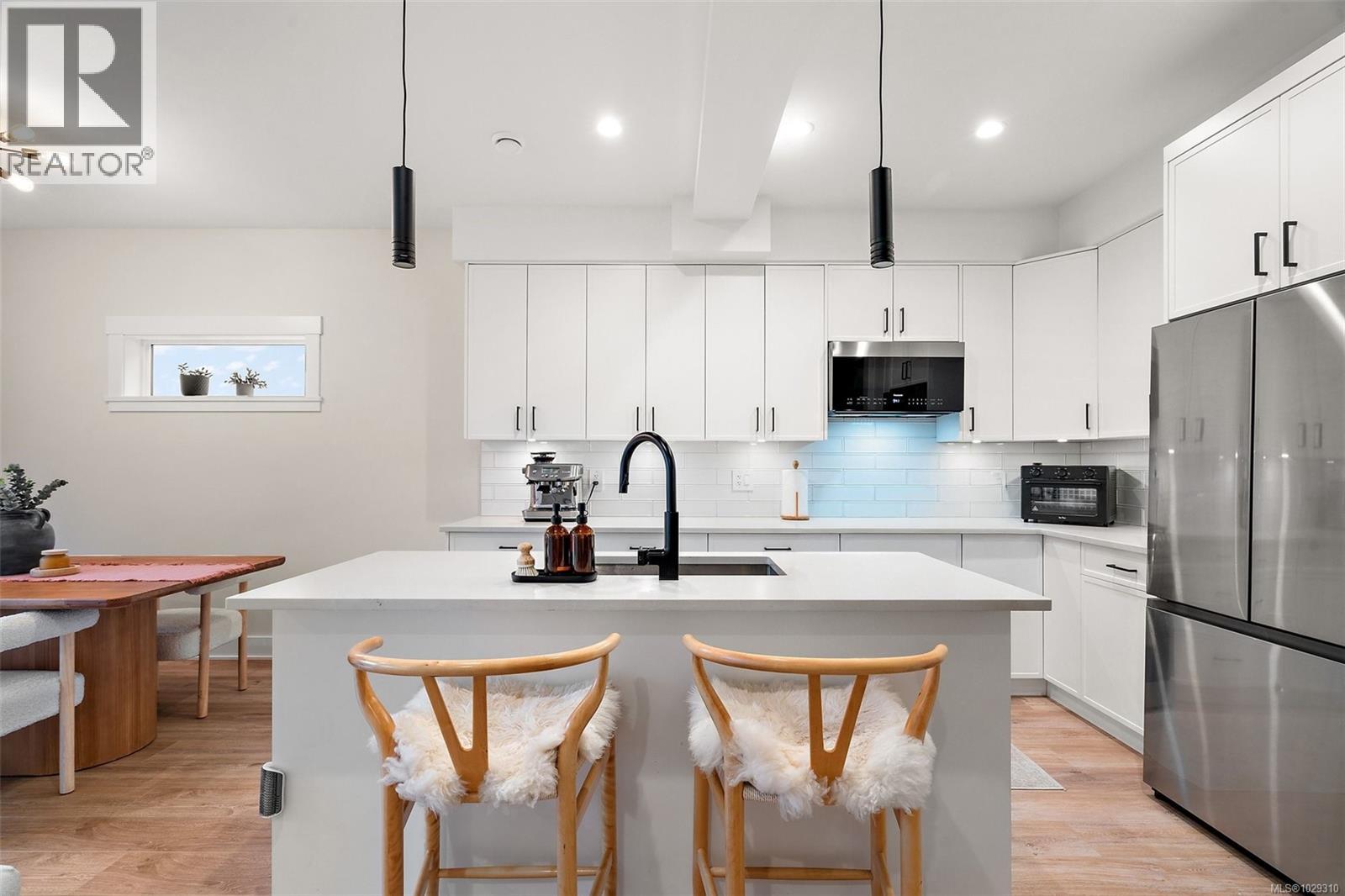  1109 Moonstone Loop, Langford