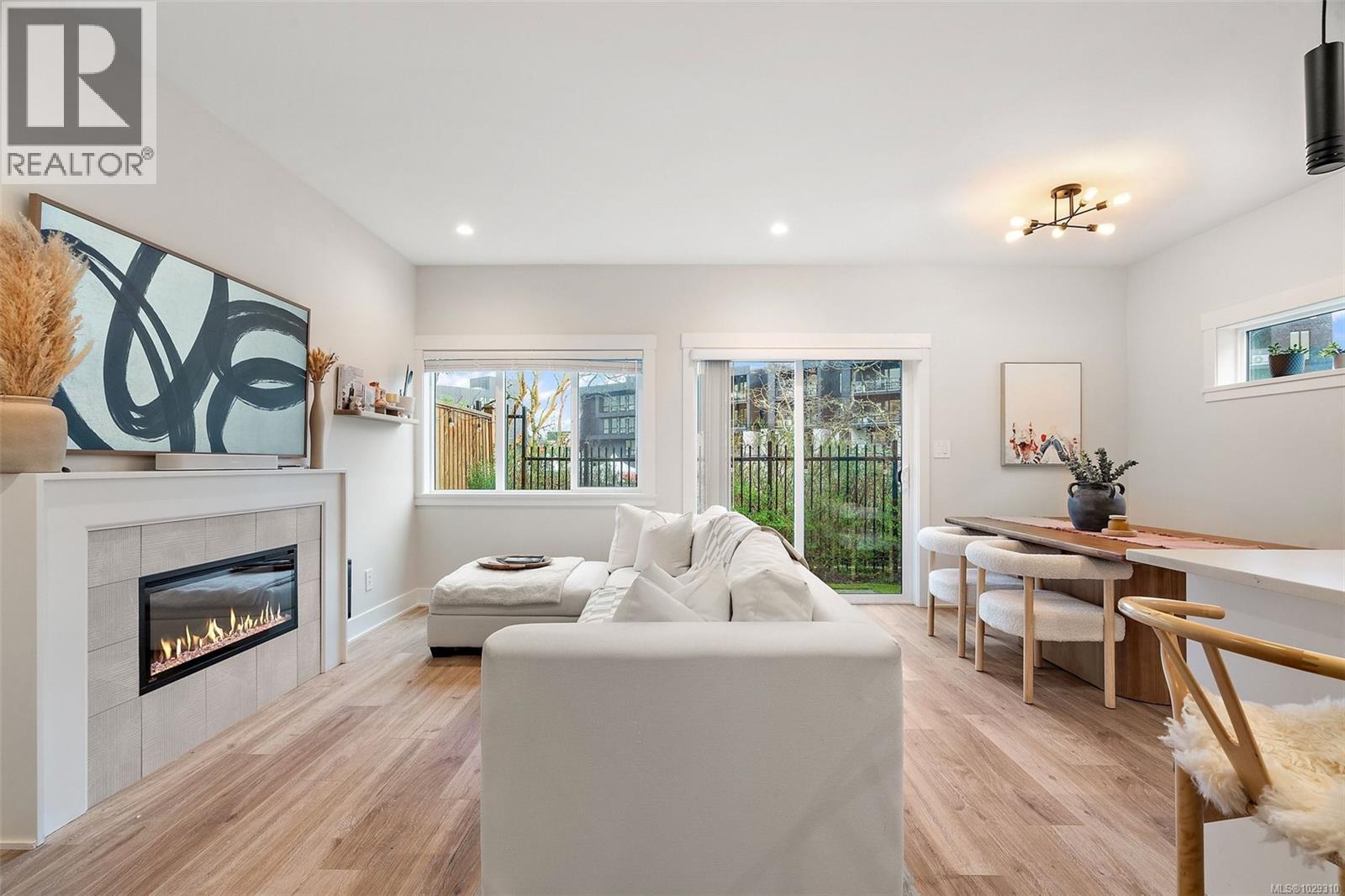  1109 Moonstone Loop, Langford