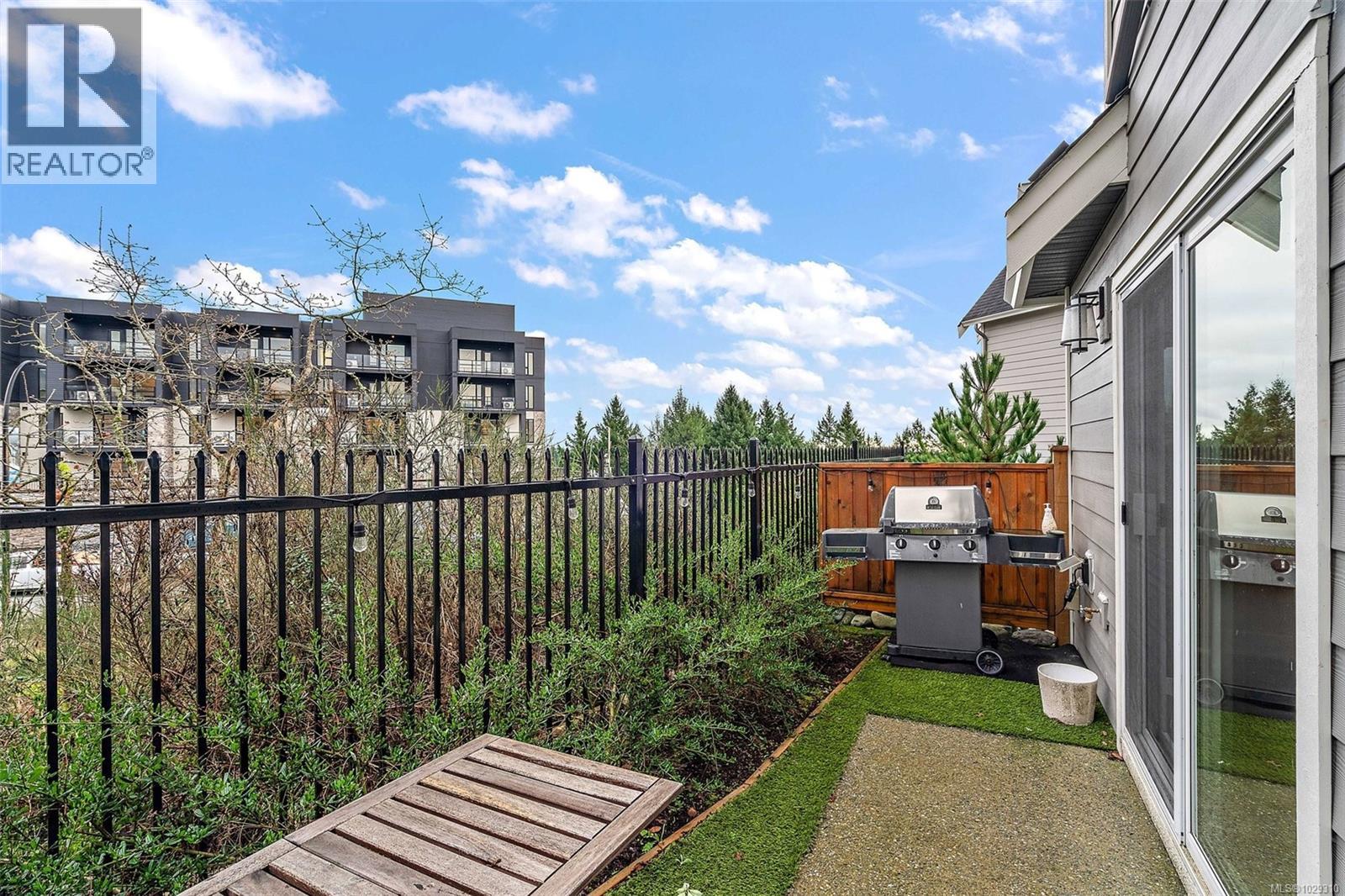  1109 Moonstone Loop, Langford