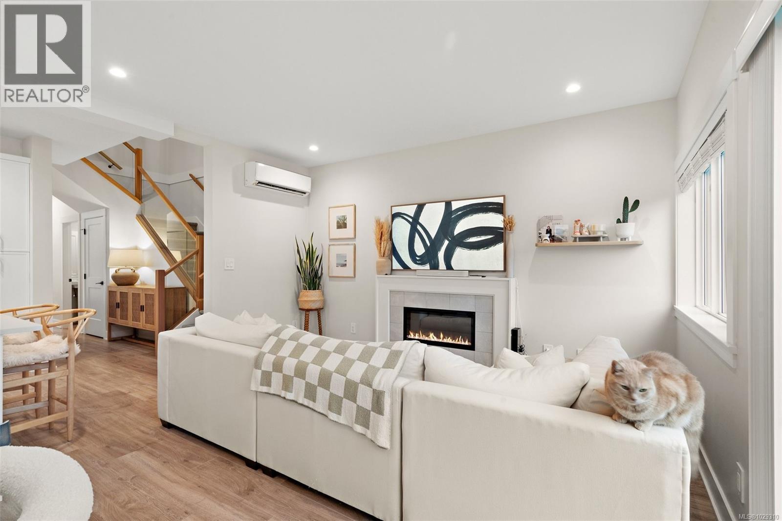  1109 Moonstone Loop, Langford