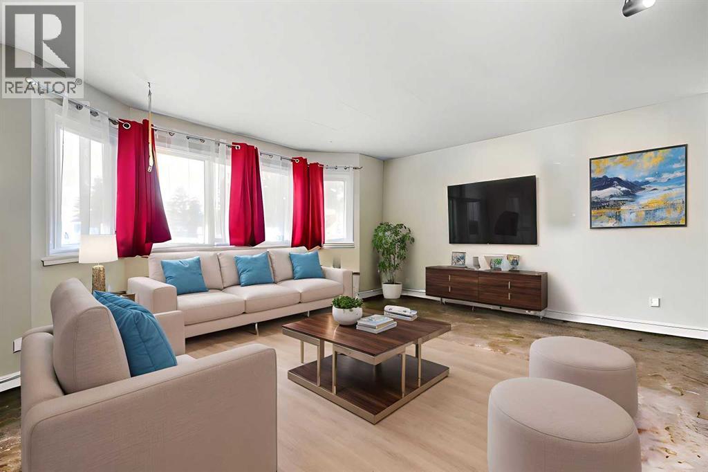 Single Family House Bi-level for Sale in  Hunterdale Place NW Huntington Hills Calgary 