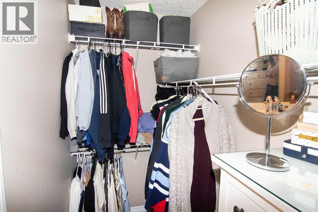 Single Family House for Sale in   Hemlock Crescent SW Spruce Cliff Calgary 