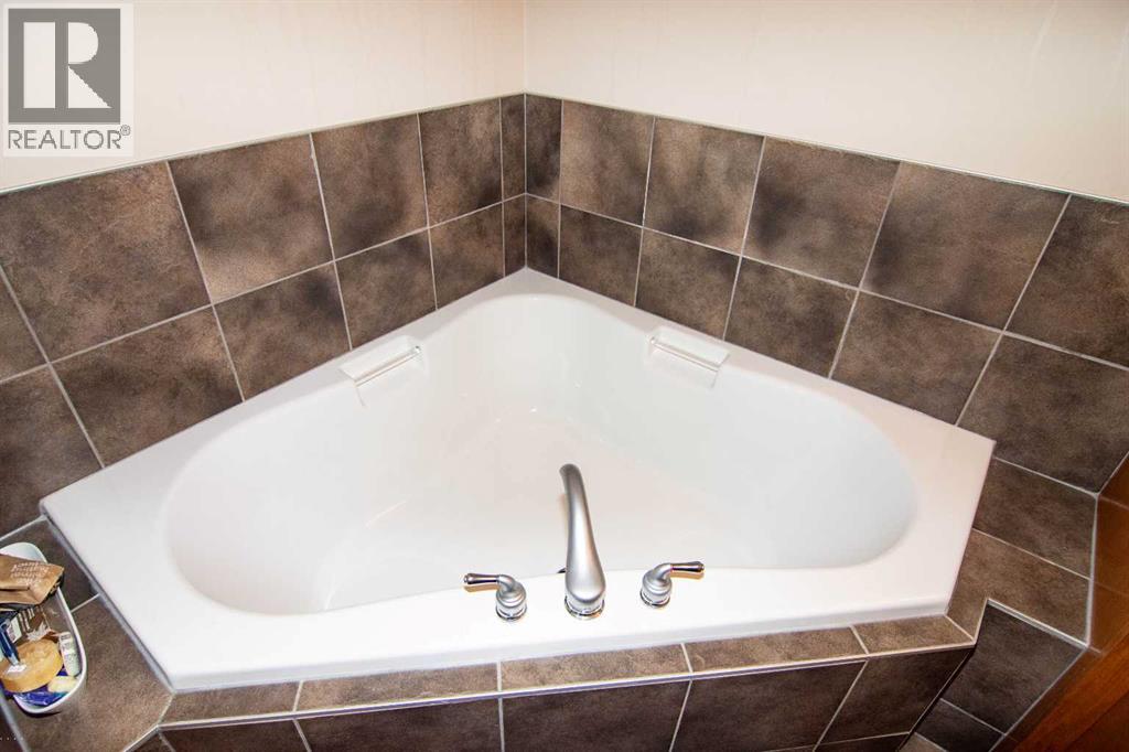 Single Family House for Sale in   Hemlock Crescent SW Spruce Cliff Calgary 