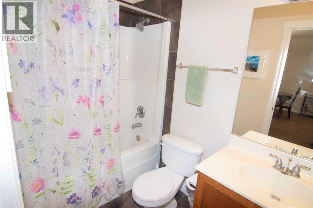 Single Family House for Sale in   Hemlock Crescent SW Spruce Cliff Calgary 