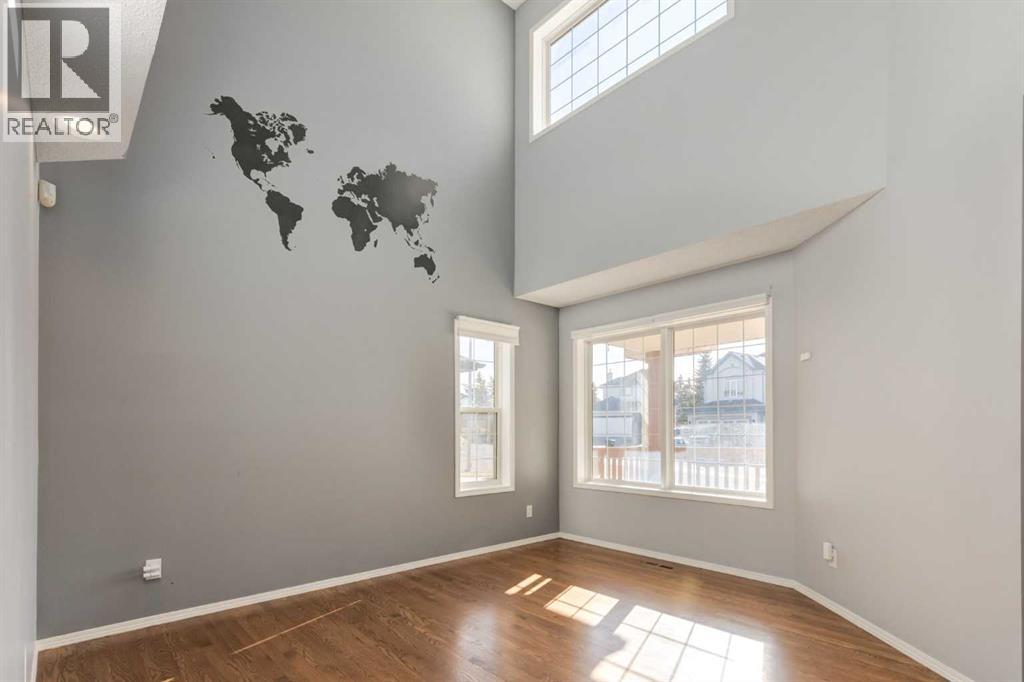 Single Family House for Sale in  Douglas Ridge Place SE Douglasdale/Glen Calgary 