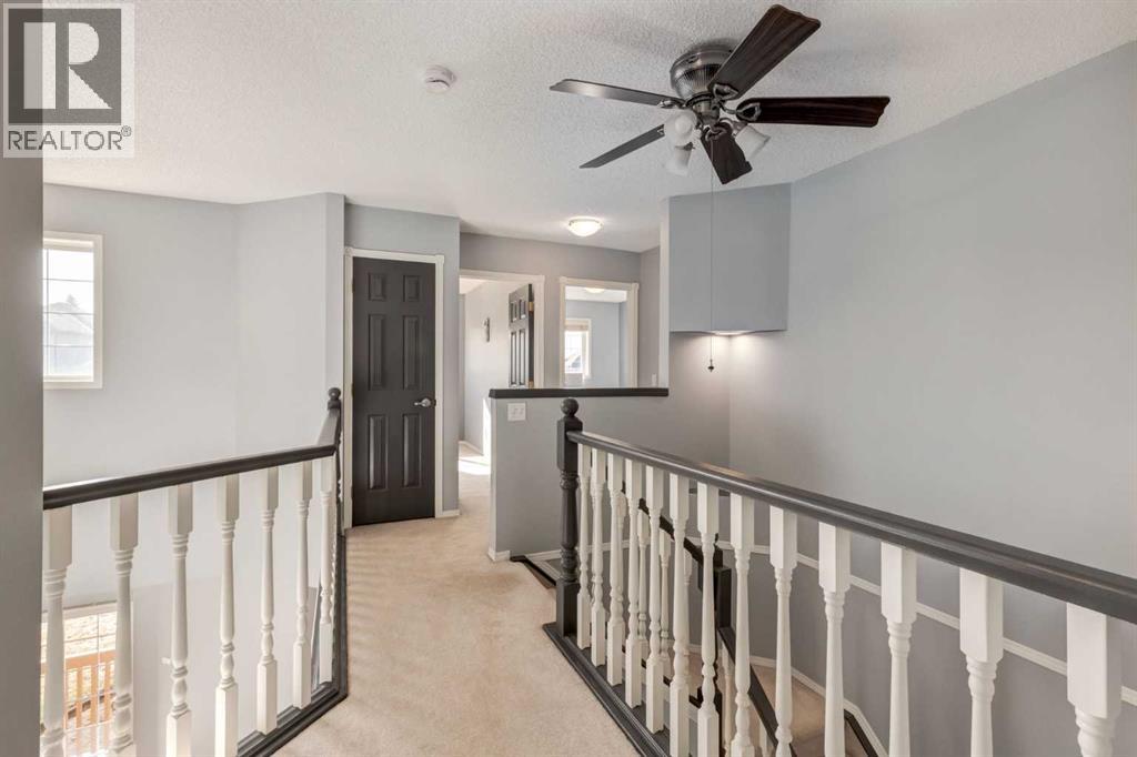 Single Family House for Sale in  Douglas Ridge Place SE Douglasdale/Glen Calgary 