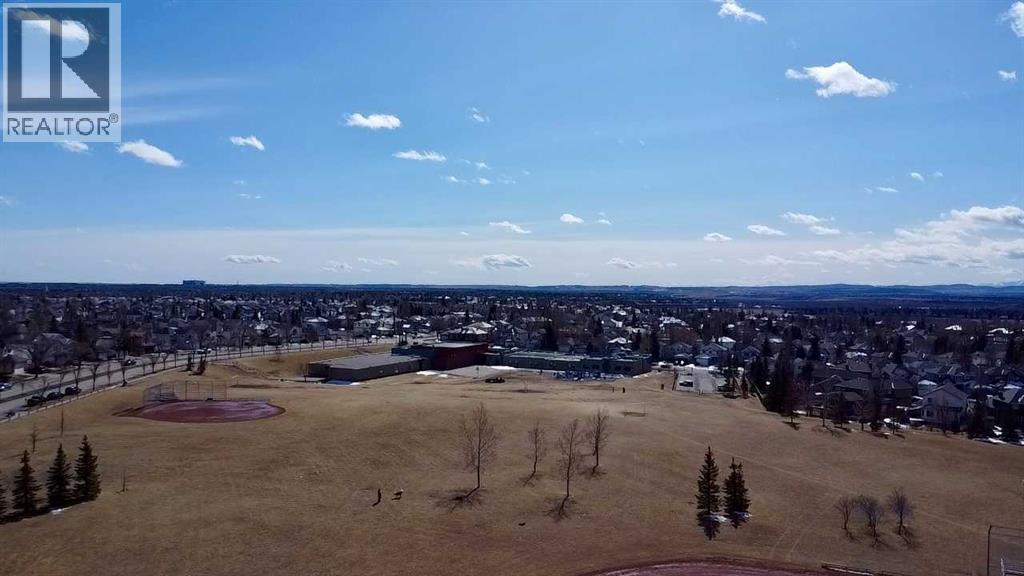 Single Family House for Sale in  Douglas Ridge Place SE Douglasdale/Glen Calgary 