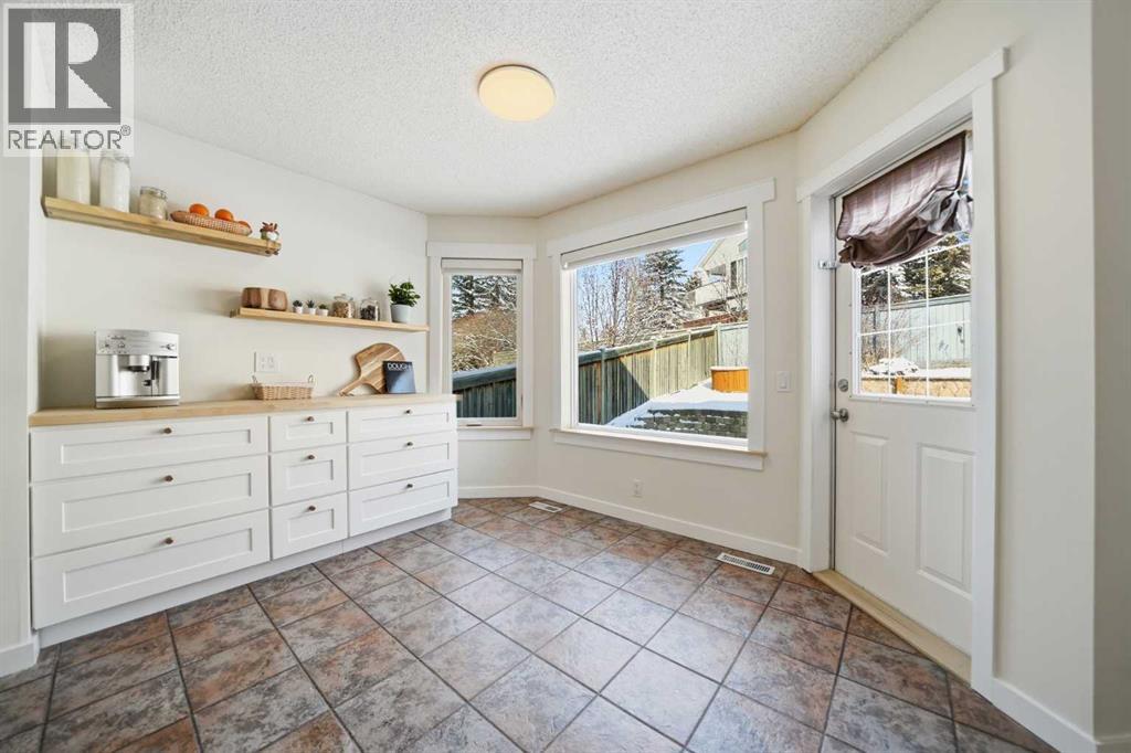 Single Family House for Sale in  Scenic View Close NW Scenic Acres Calgary 