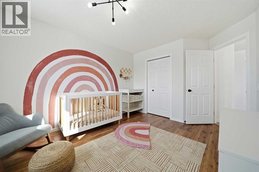 Single Family House for Sale in  Scenic View Close NW Scenic Acres Calgary 