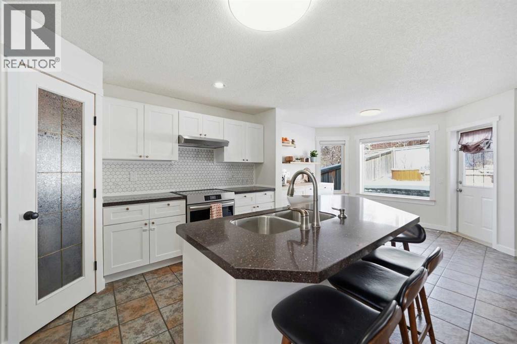 Single Family House for Sale in  Scenic View Close NW Scenic Acres Calgary 