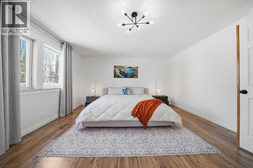 Single Family House for Sale in  Scenic View Close NW Scenic Acres Calgary 