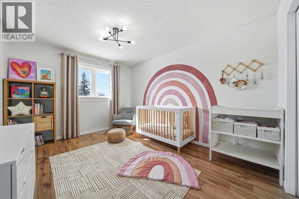 Single Family House for Sale in  Scenic View Close NW Scenic Acres Calgary 