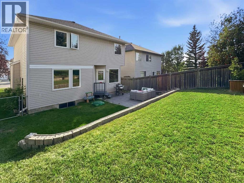 22 Scenic View Close NW, Calgary, Alberta