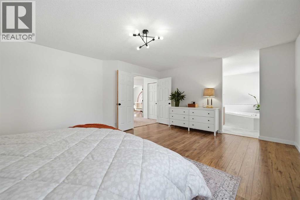 Single Family House for Sale in  Scenic View Close NW Scenic Acres Calgary 