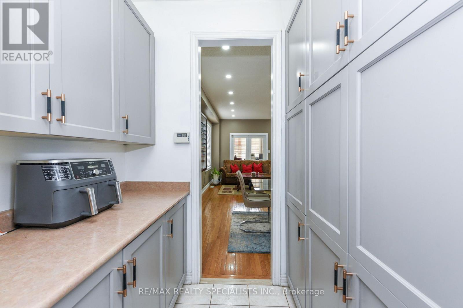 41 MADRONNA GARDENS - 13