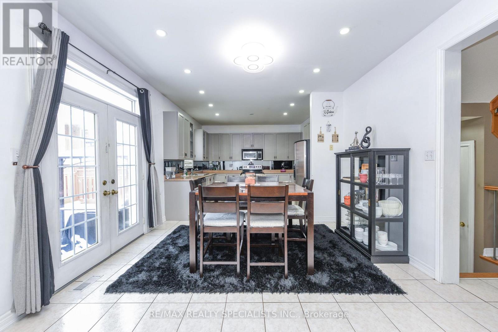 41 MADRONNA GARDENS - 14
