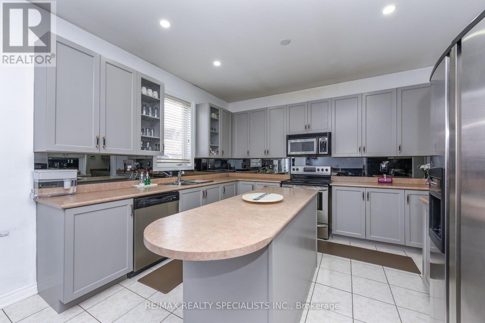 41 MADRONNA GARDENS - 15