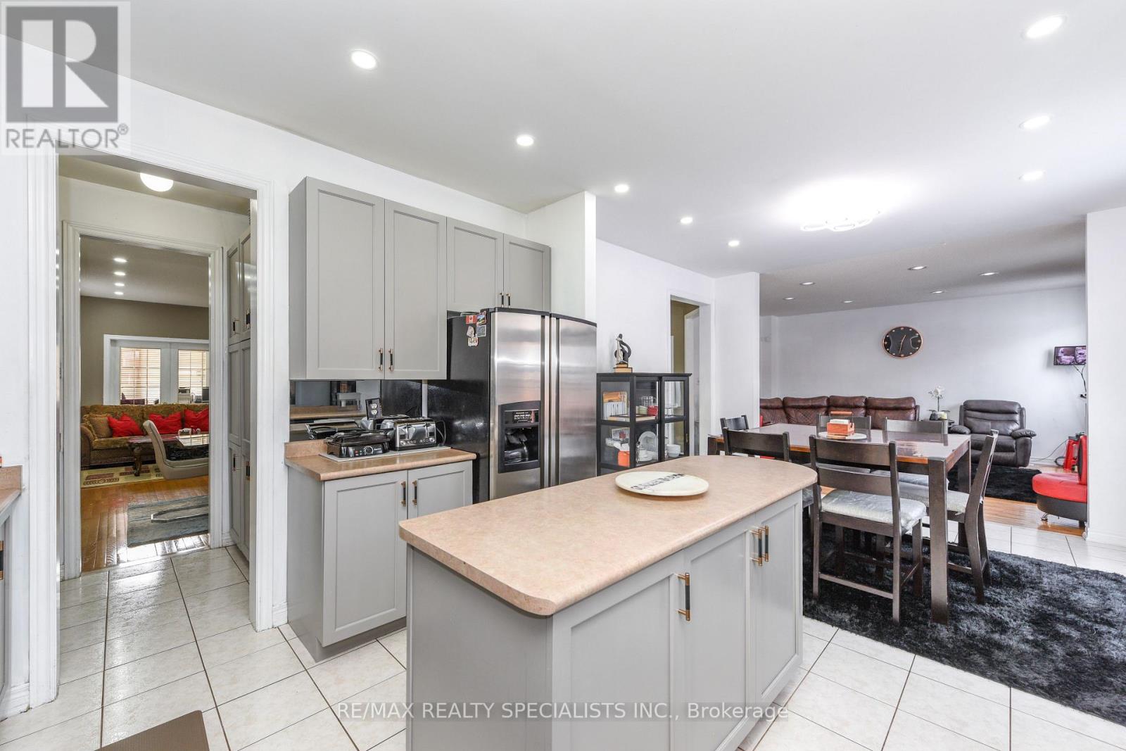 41 MADRONNA GARDENS - 17