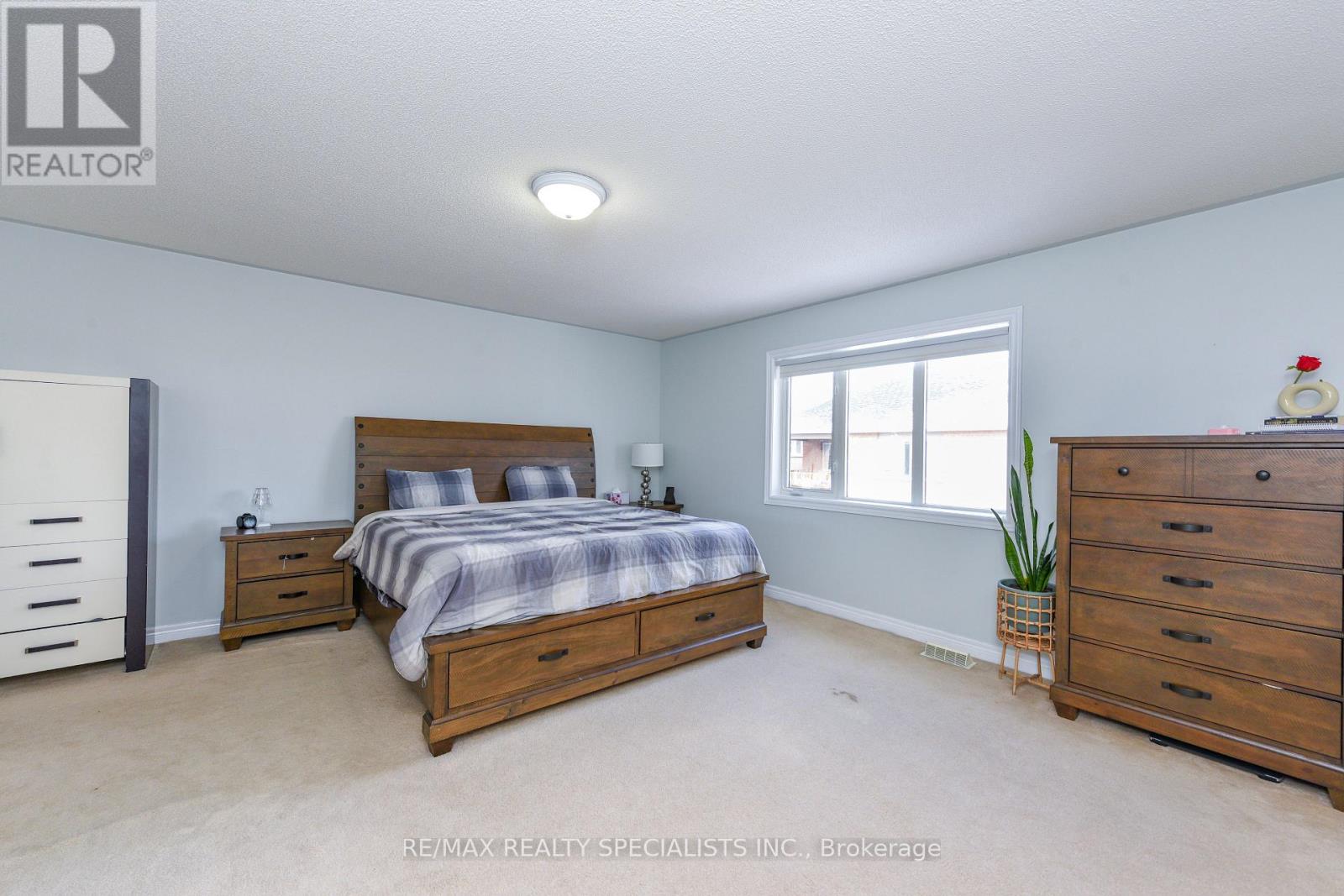 41 MADRONNA GARDENS - 24