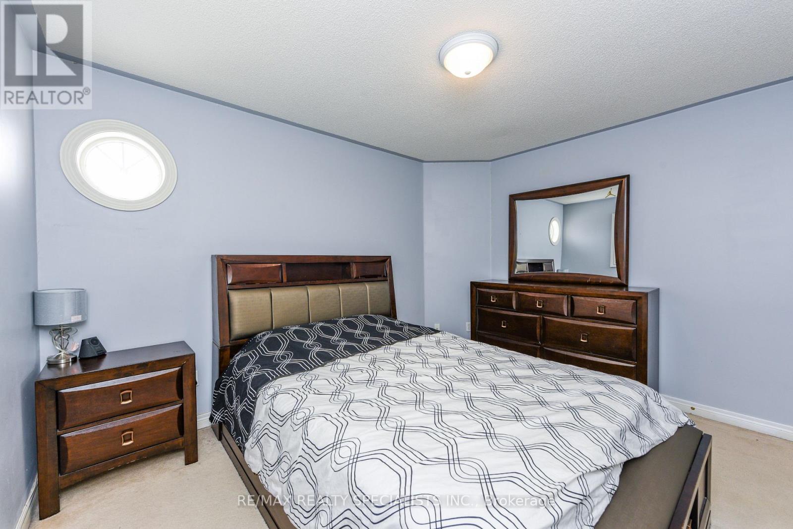 41 MADRONNA GARDENS - 35