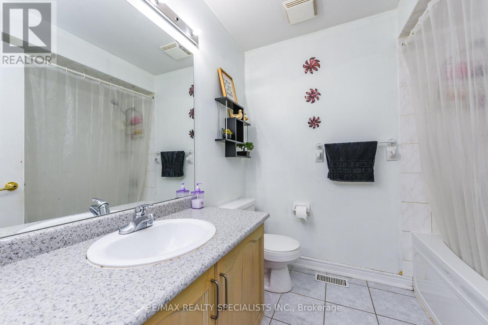41 MADRONNA GARDENS - 39