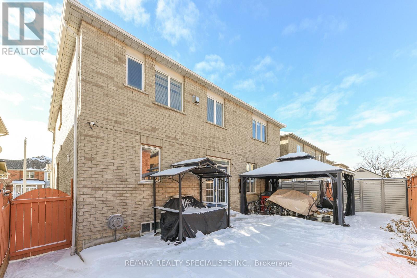 41 MADRONNA GARDENS - 49